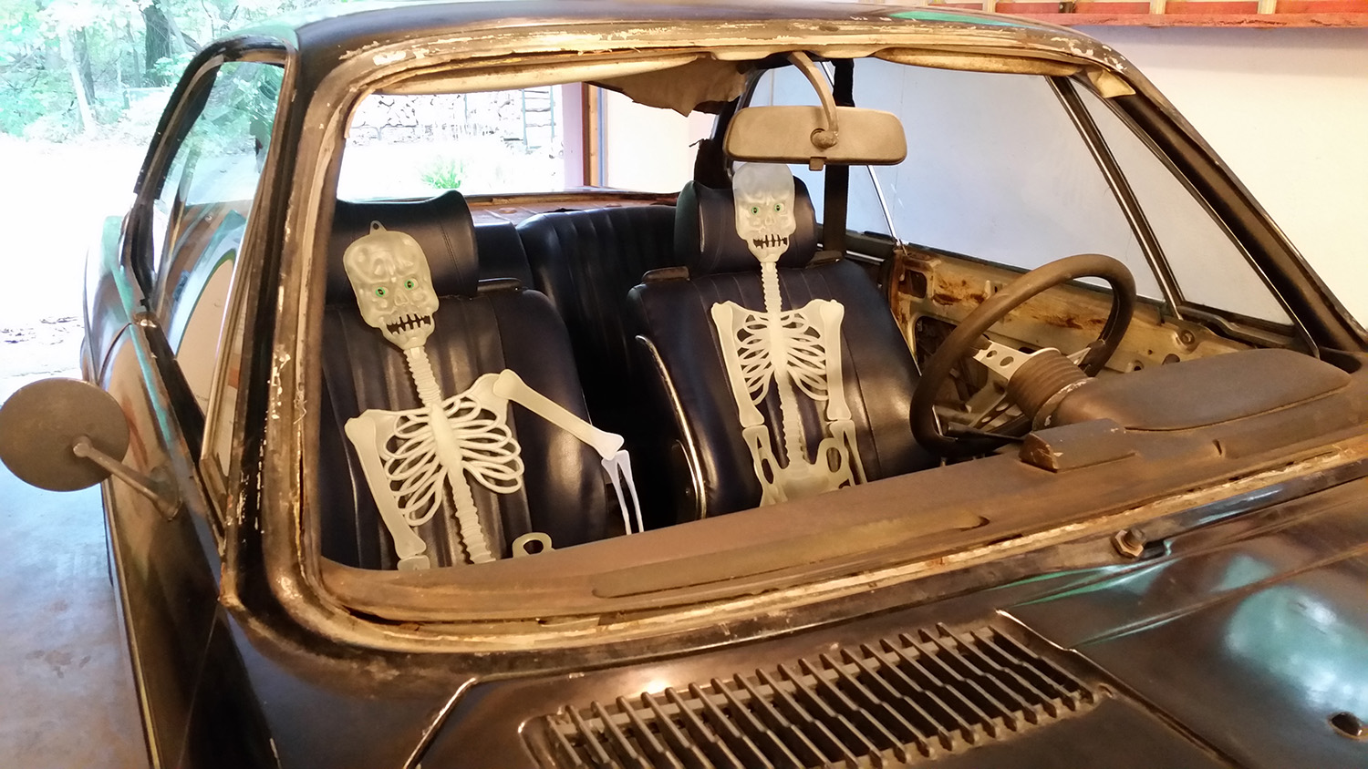 07-skellies on guard.jpg