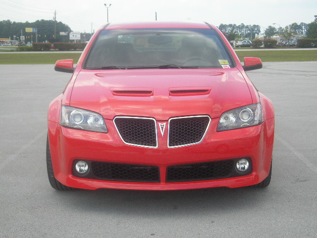 1249574000.2002hondacivicsi_red_2007_holden_ve_ss_commodore__front_.jpg