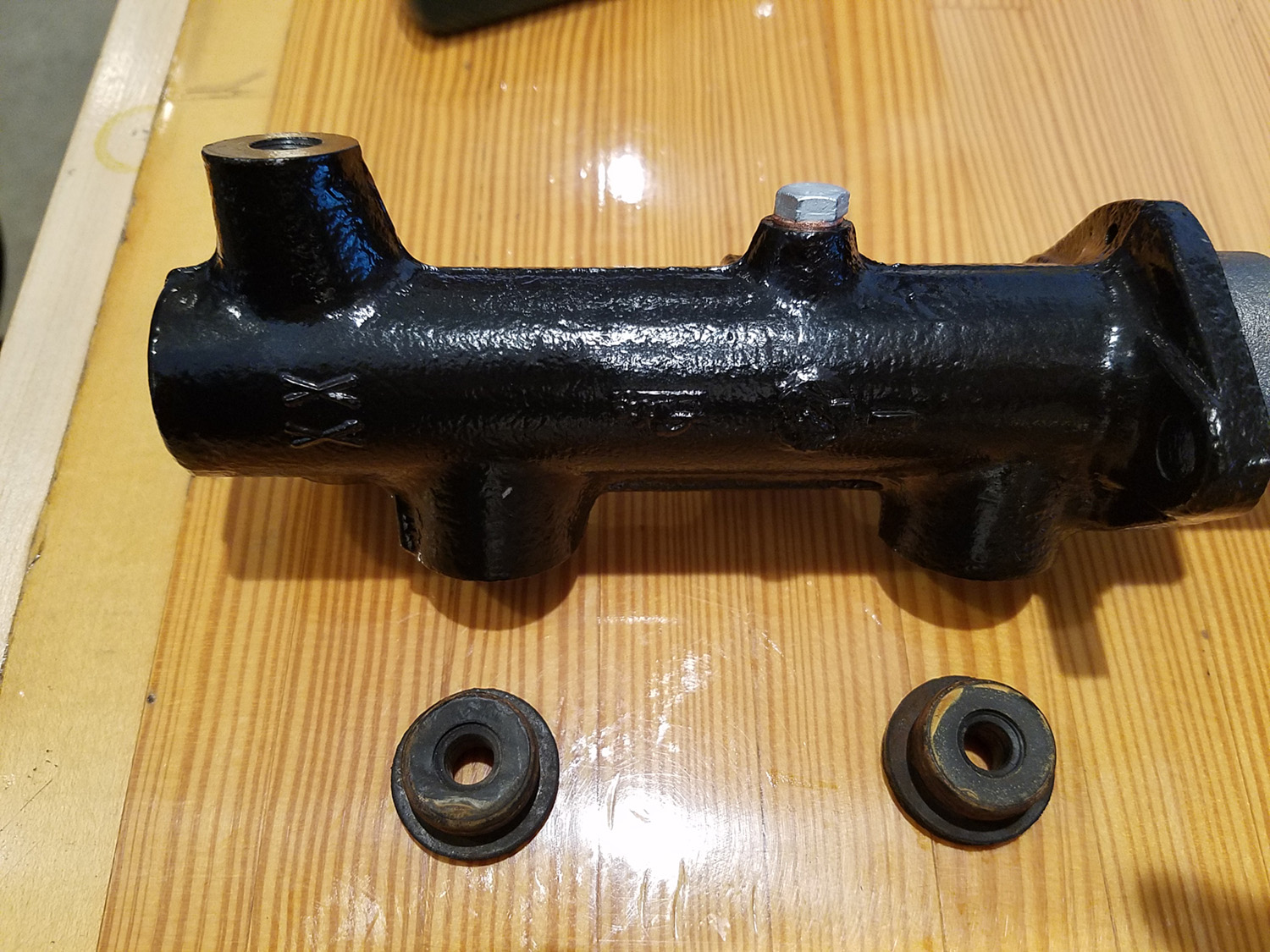 20201118-MC res grommet 1.jpg