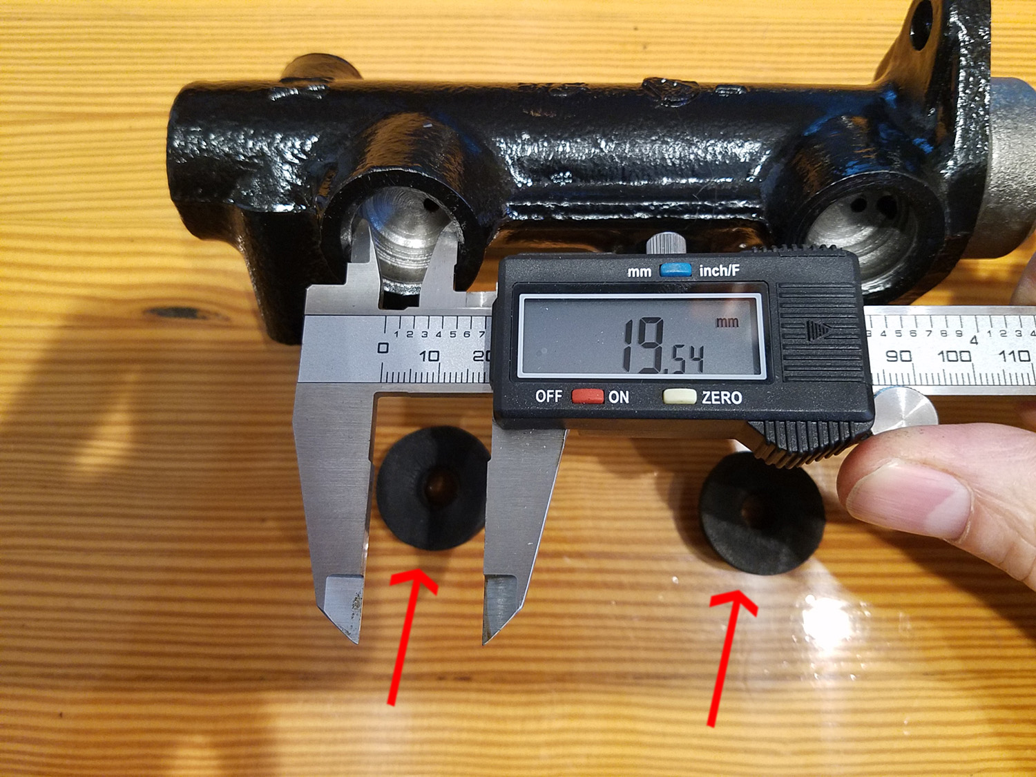 20201118-MC res grommet 2.jpg