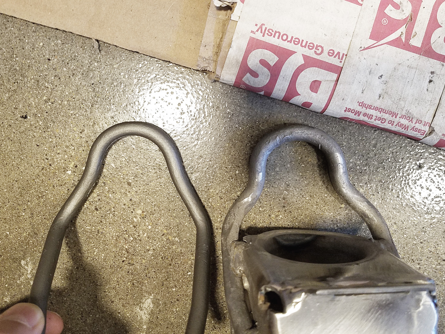 20210717-01-CK and orig tow hook.jpg