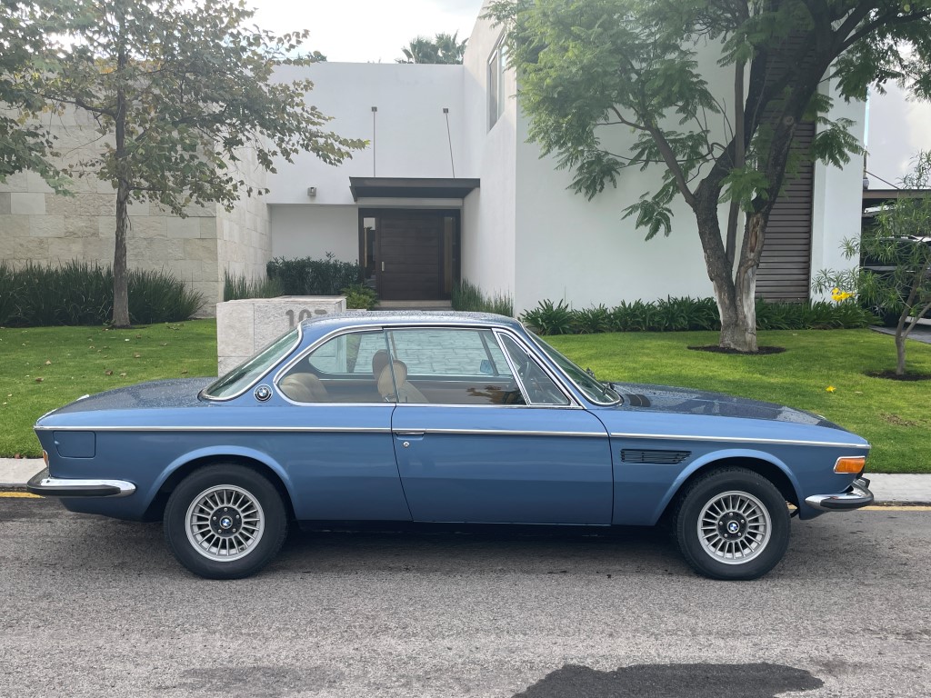 24.10, 1974 BMW 3.0CS, vmg (2).JPG