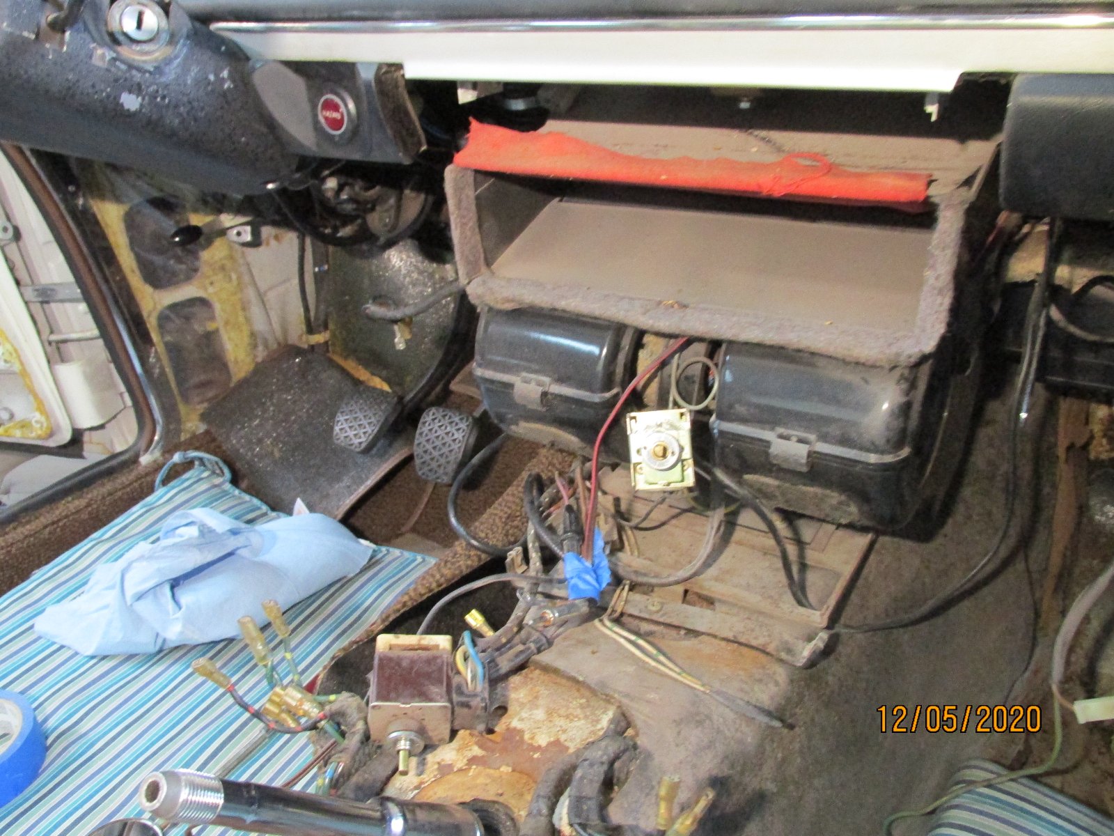 AC vent and heater core.JPG