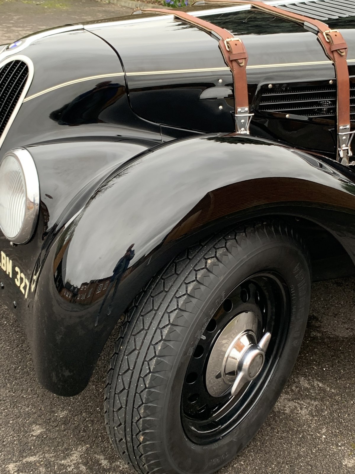 BMW 327 - 328 tyres.jpg BMW 327 - 328 tyres.jpg