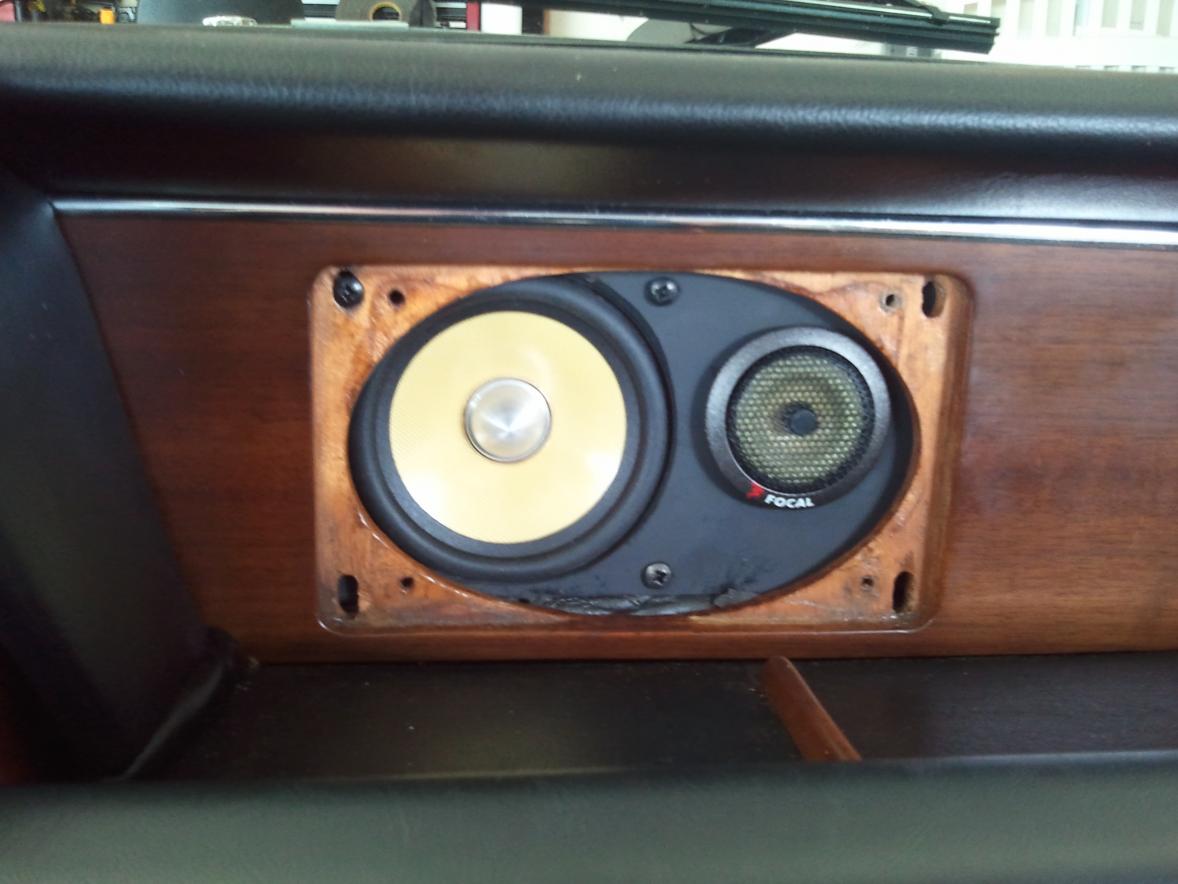 center speaker.jpg
