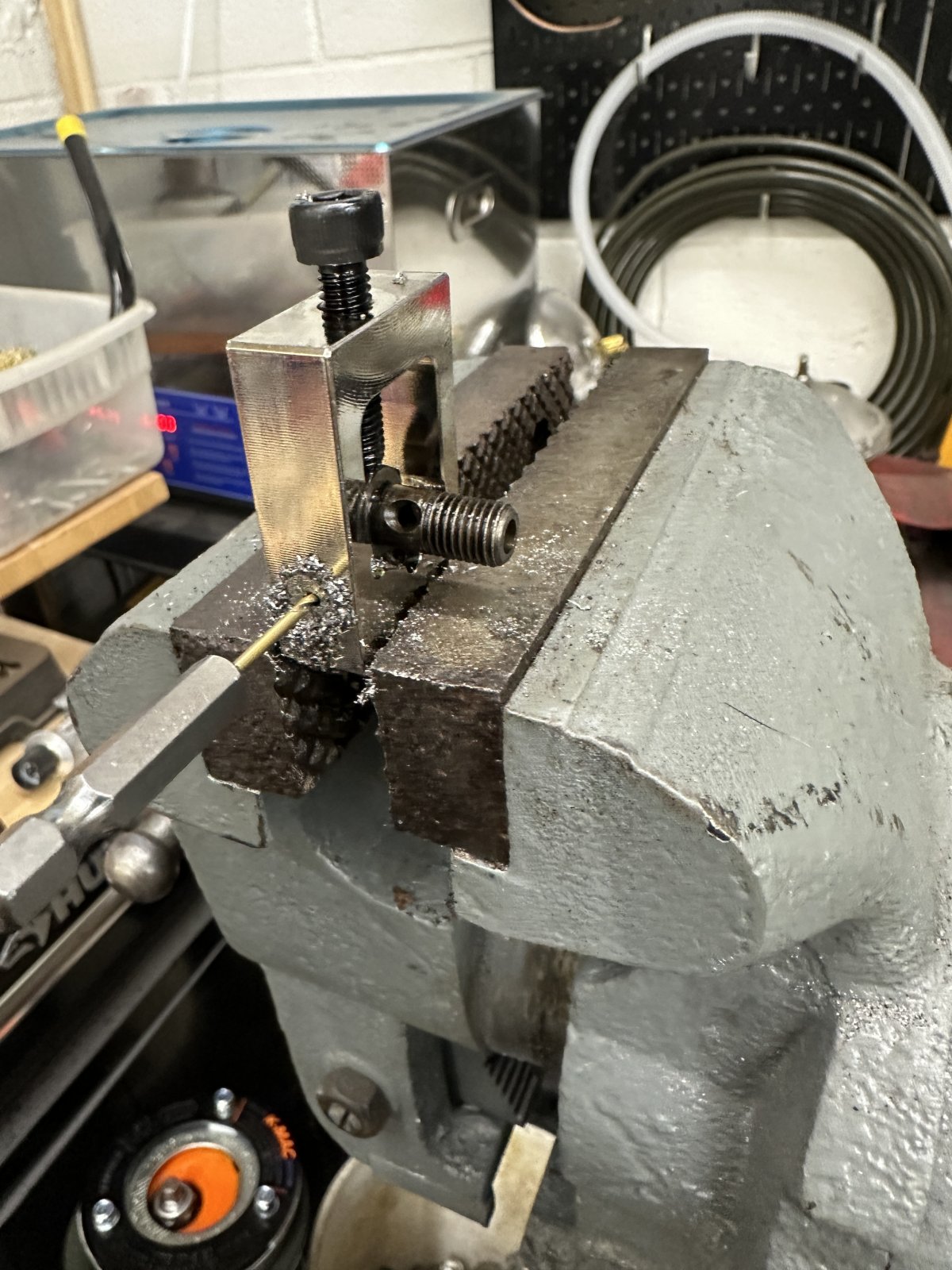 Drilling banjo bolts for safety wire 2.JPG