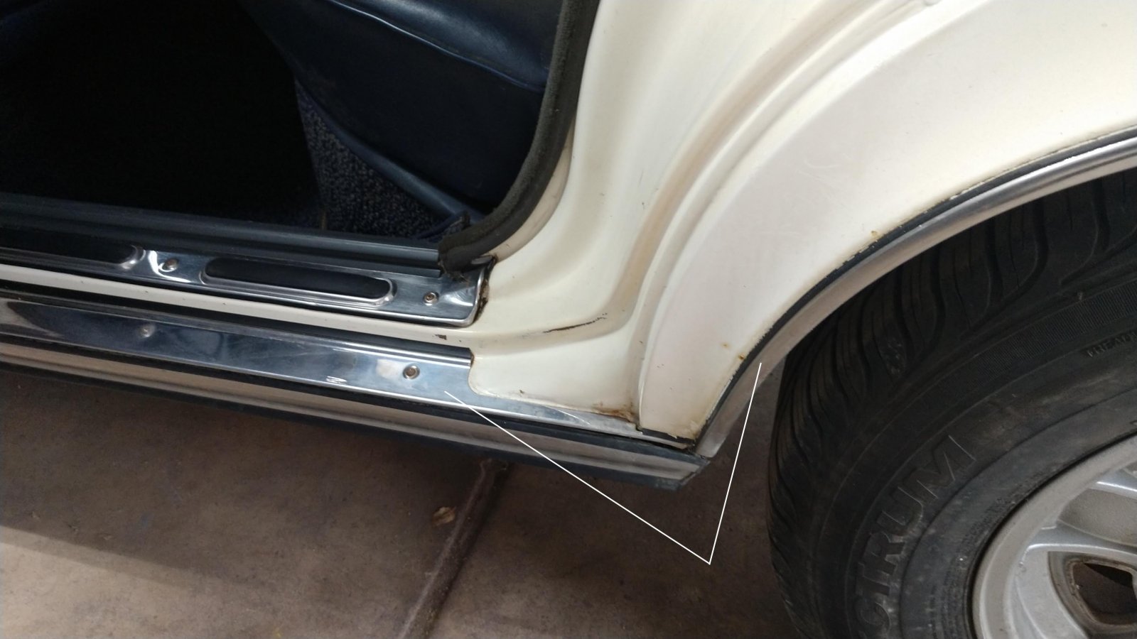 e3 wheel arch trim.jpg