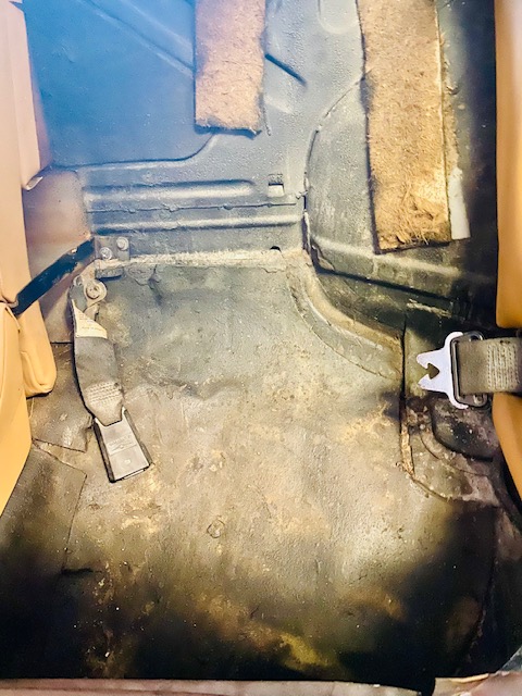 e9 under rear seat 2.jpg