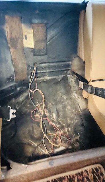 e9 under rear seat.jpg