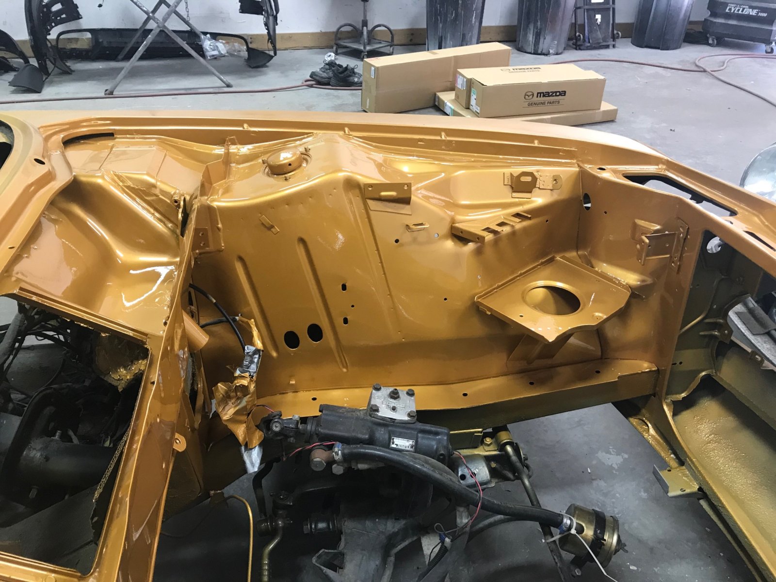 engine compartment - L.jpg