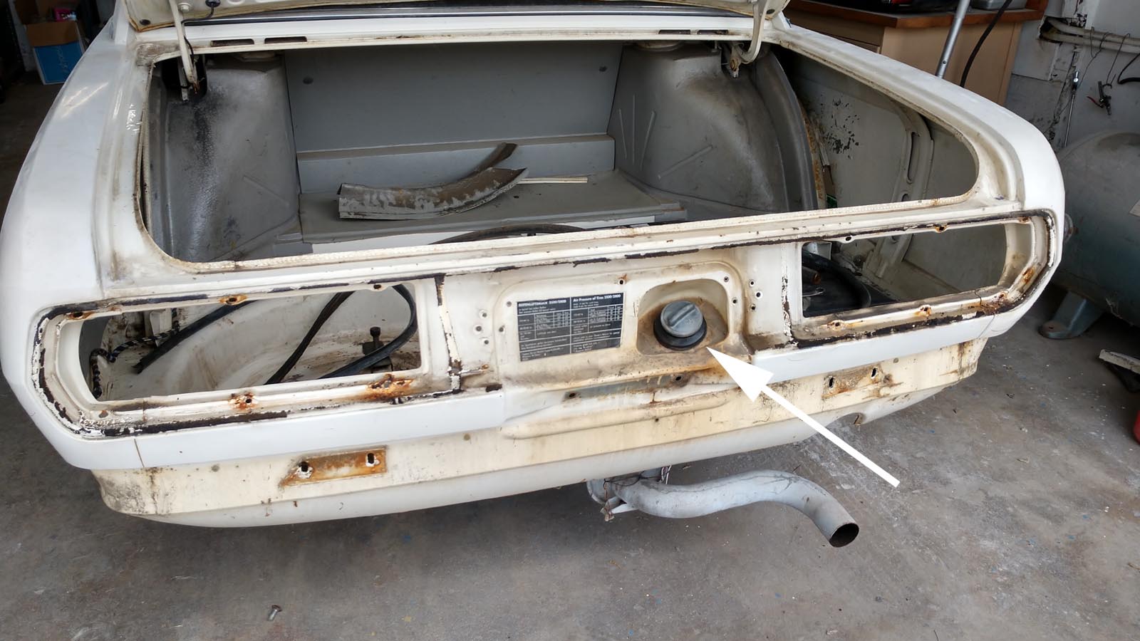 gas tank filler seal.jpg
