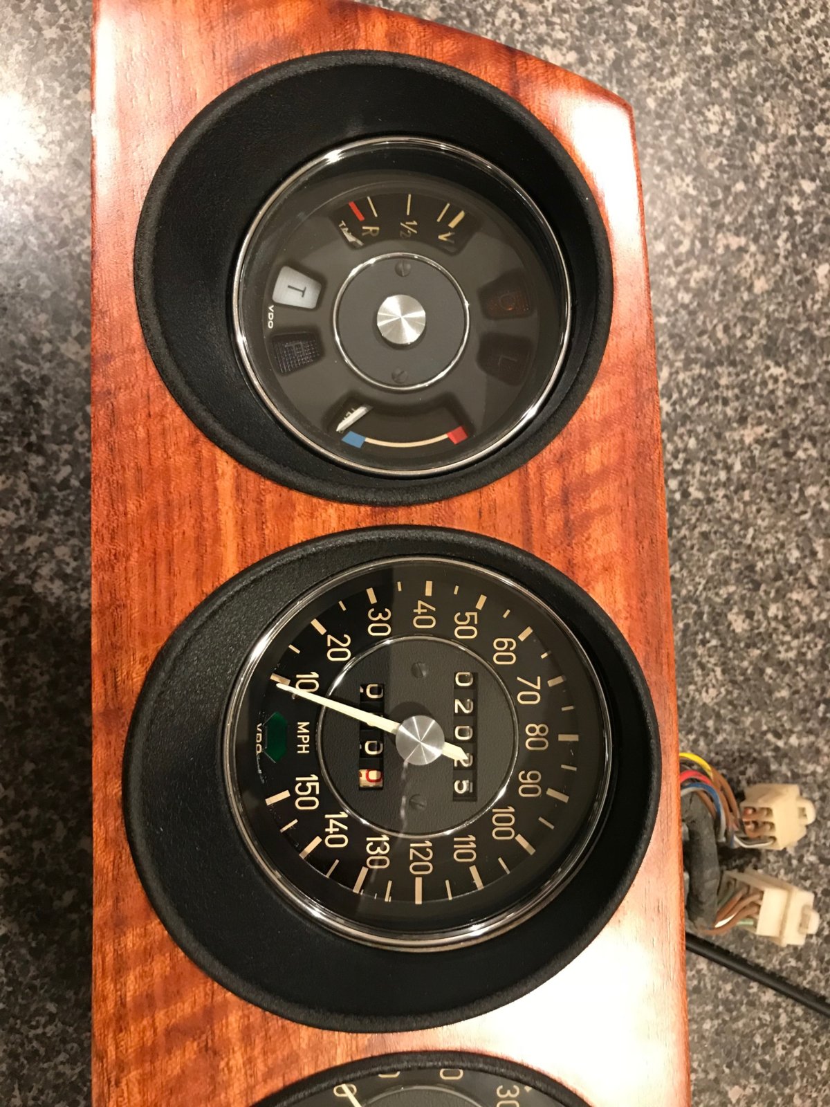 gauge cluster - detail left.jpg