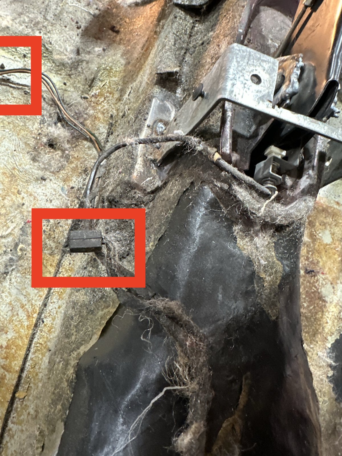 handbrake wires.jpeg handbrake wires.jpeg