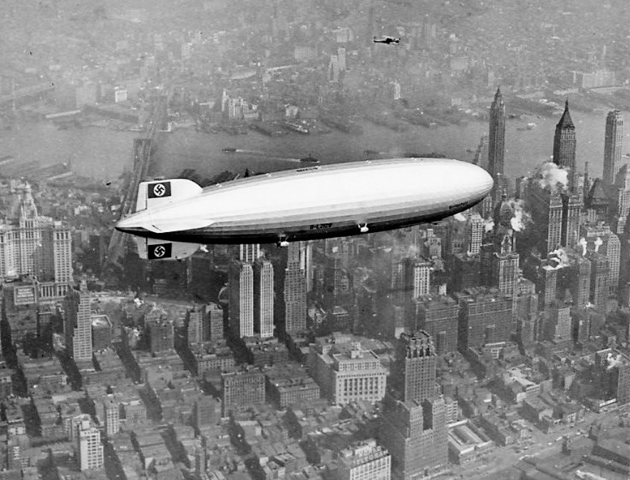 Hindenburg_over_New_York_1937[1].jpg