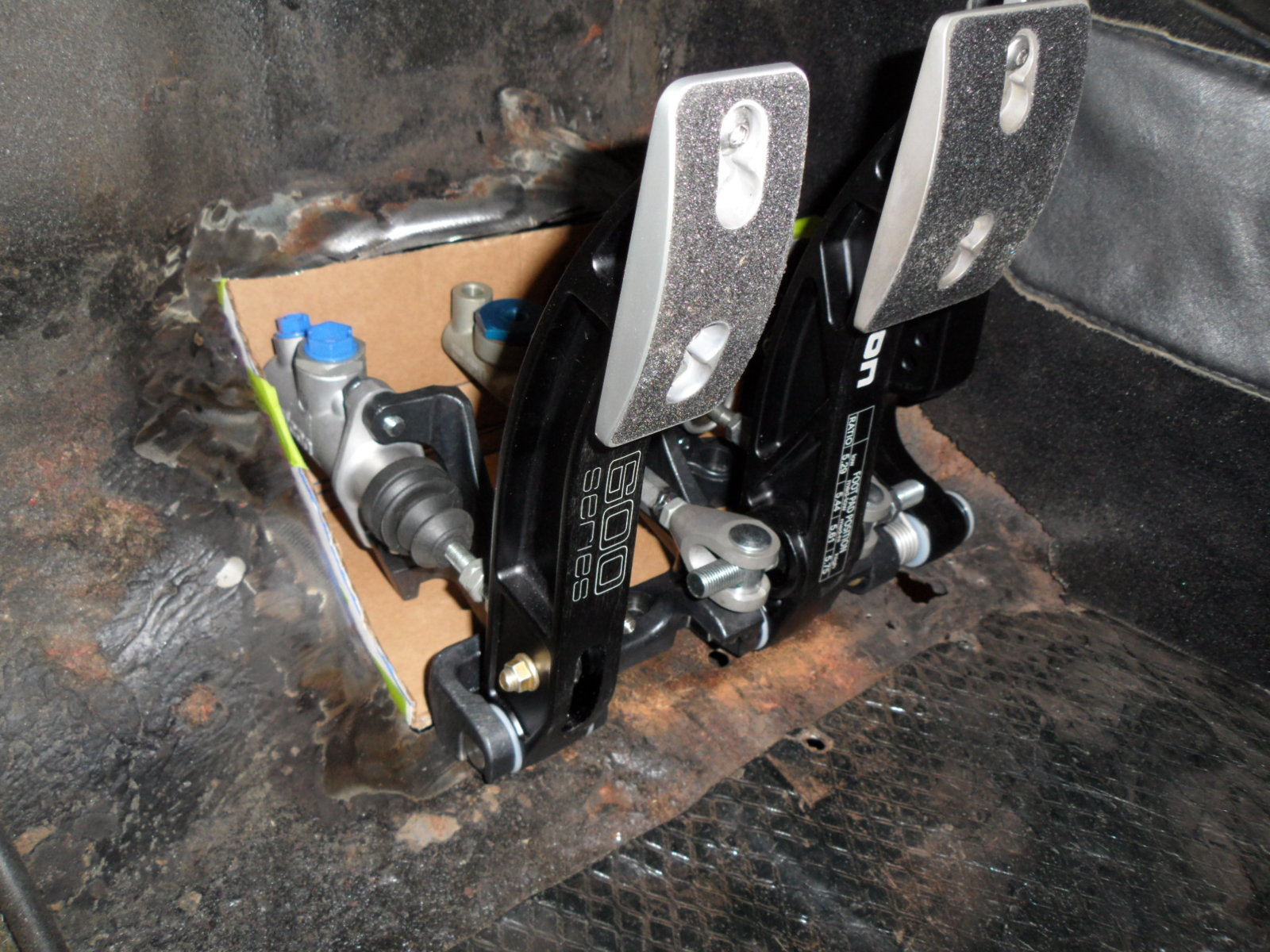 pedalbox 001.JPG