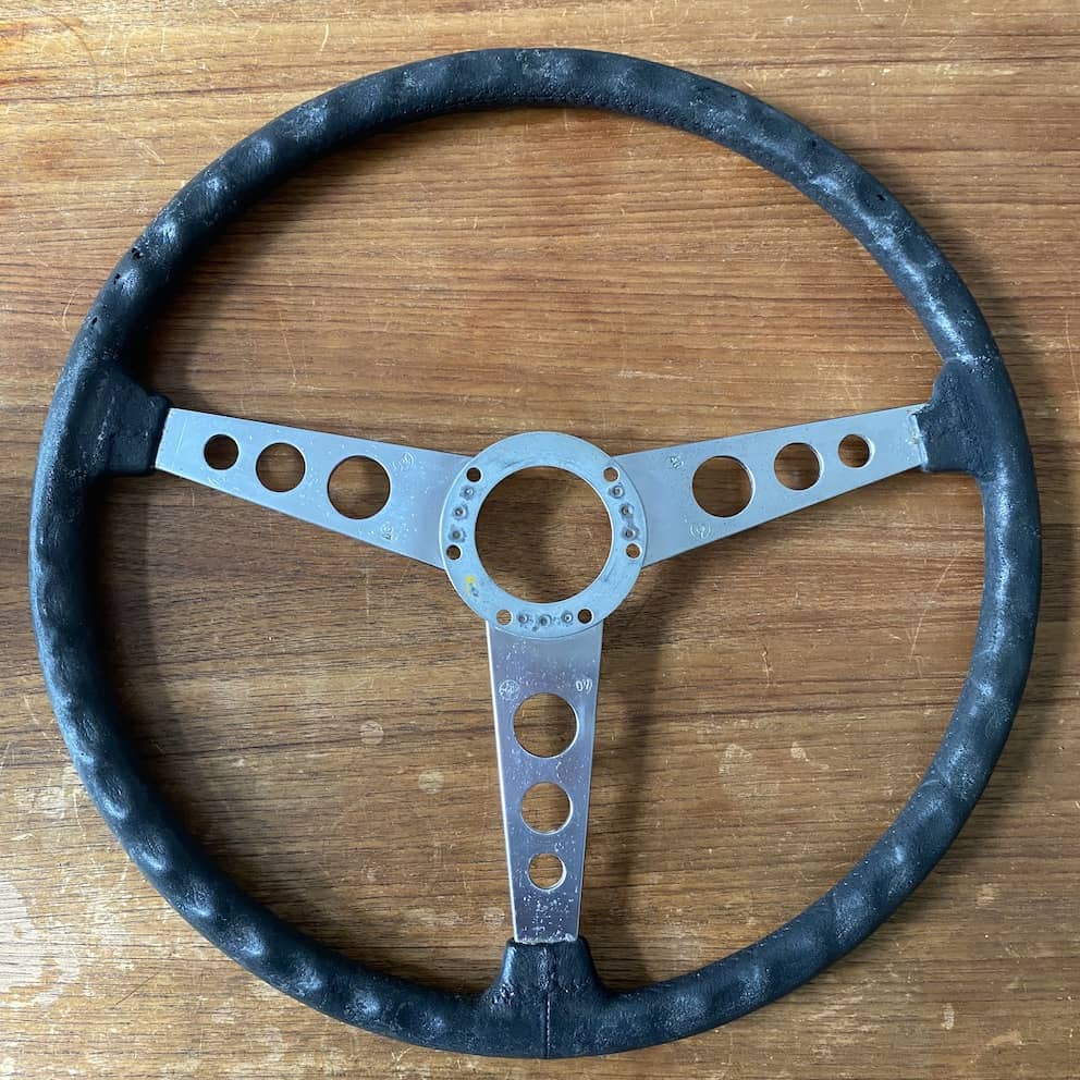 petri_400_steering_wheel_4.jpg