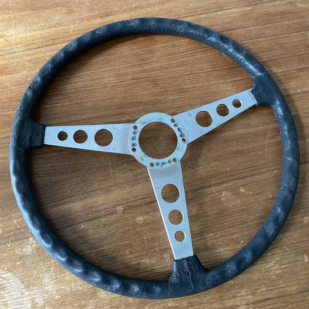 petri_400_steering_wheel_5.jpg