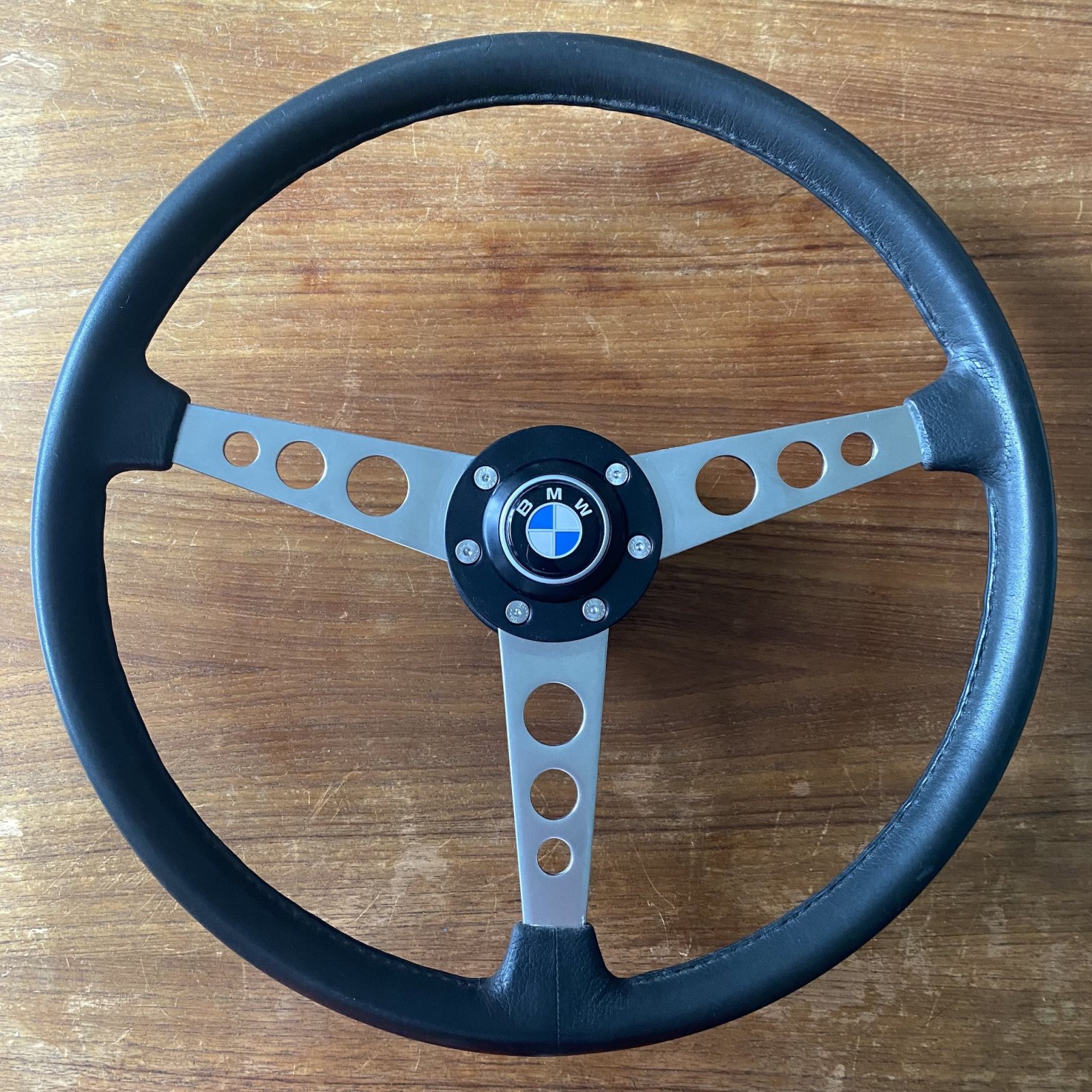 petri_sports_steering_wheel_400mm_1.jpg
