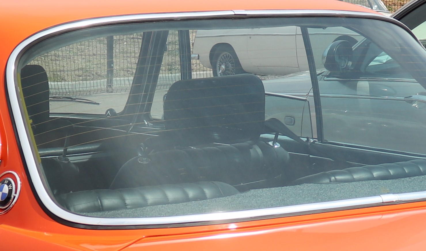 rear glass molding.jpg