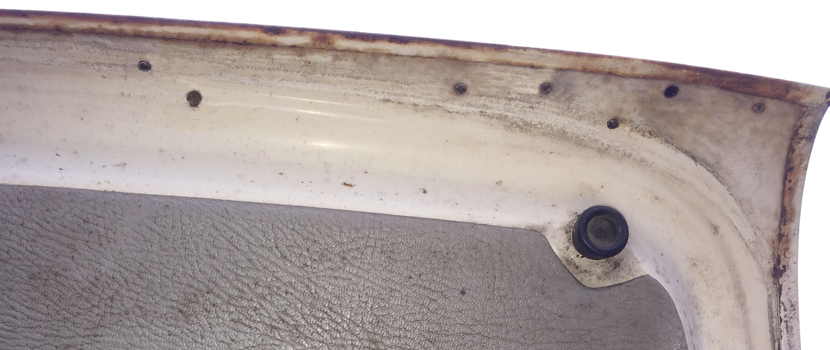 Trunk underside 2800cs.jpg
