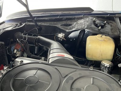 Motorraum Beifahrer.jpg