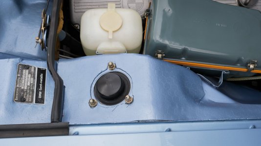 Web-7509-1973-BMW-3.0-CSi-201-24396.jpg