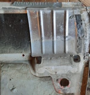 Alu at lock.JPG
