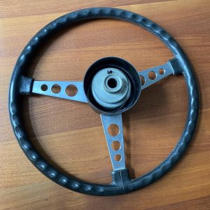 petri_400_bmw_sports_steering_wheel_8.jpg