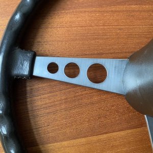 petri_400_bmw_sports_steering_wheel_9.jpg