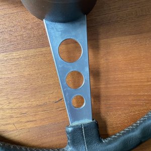 petri_400_bmw_sports_steering_wheel_10.jpg
