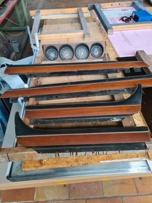 2000C Holzleisten.jpg