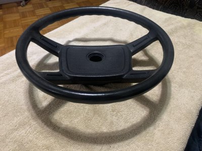 E12 steering wheel2.jpg