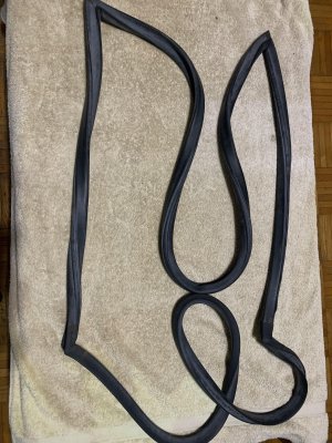 E12 trunk seal 1.jpg