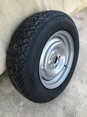 BMW 2000CS wheel and tyre.jpeg