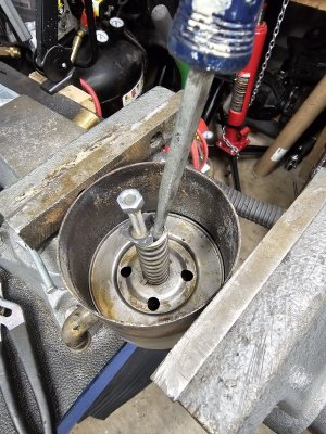 Poser steering reservoir filter removal.jpg