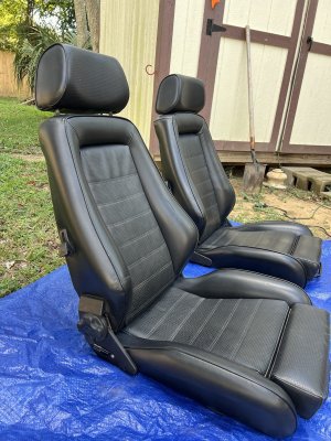 bmw_e21_seat02_restored.jpg