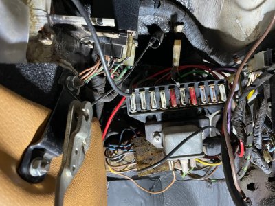 Under Dash Wiring - fuse panel.JPG