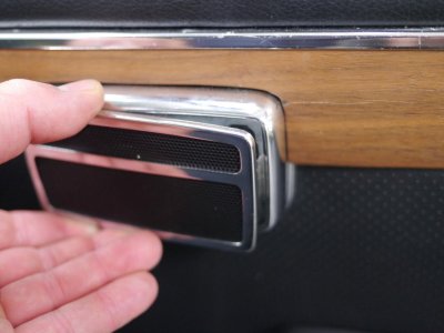 bmw e9 - ashtray tweeter 4.jpg