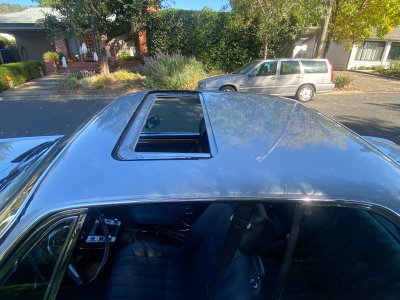 Roof - sunroof open 10-26.JPG