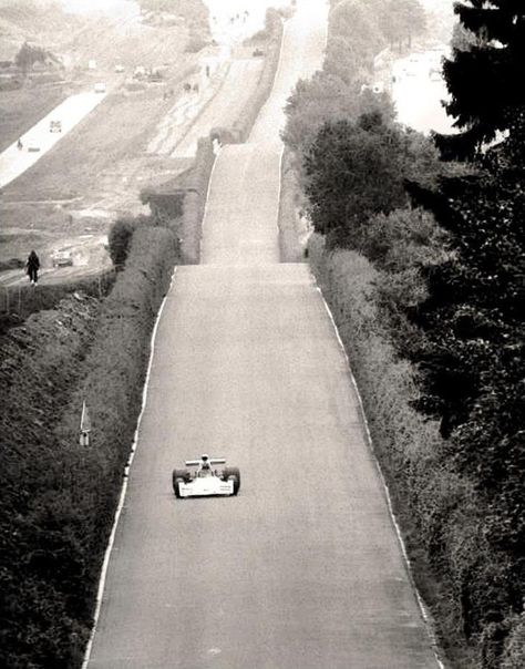 4ef2d7f729e81b1f4d0e11d2fdd4fc8b--f-racing-formula-.jpg