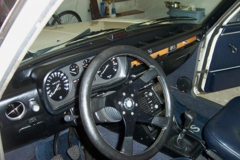 1973_BMW_E3_Bavaria_Sedan_Interior_1.jpg