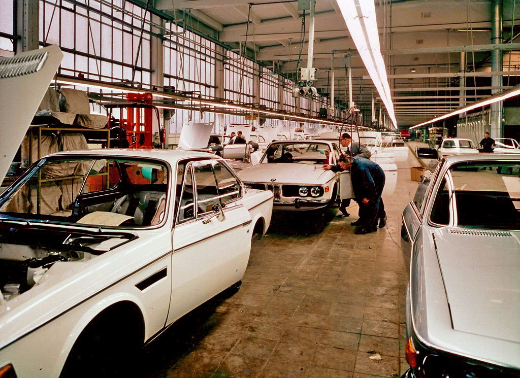 BMW-E9-Karmann-Assembly-line.jpg