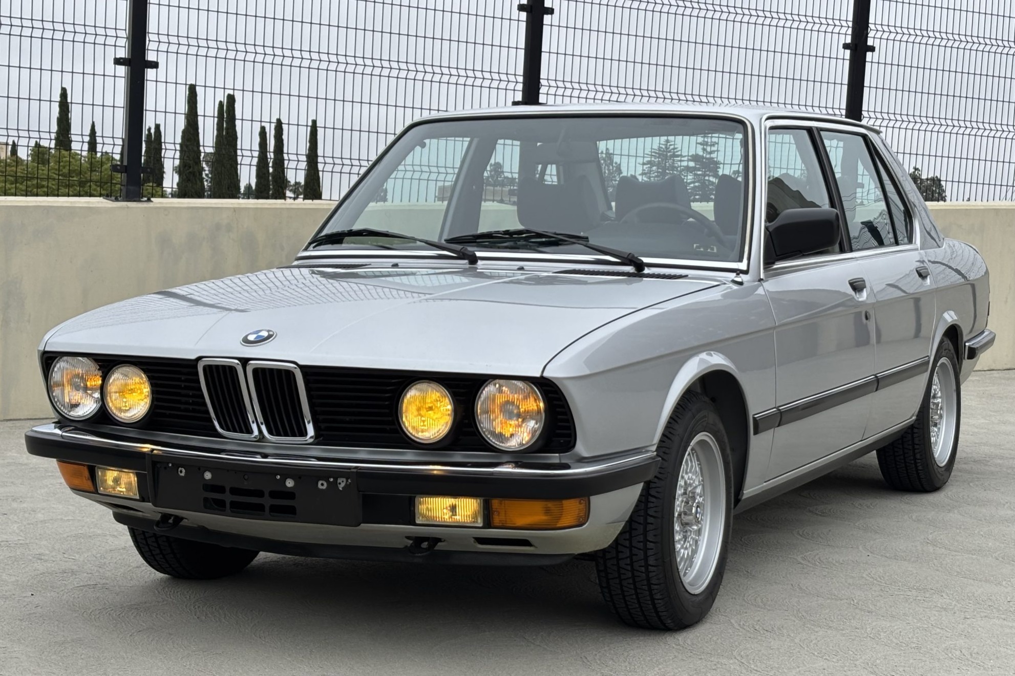 bringatrailer.com