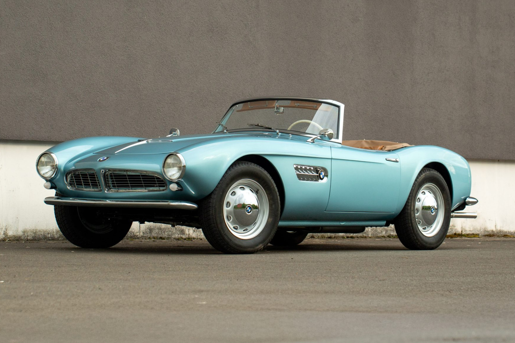 bringatrailer.com
