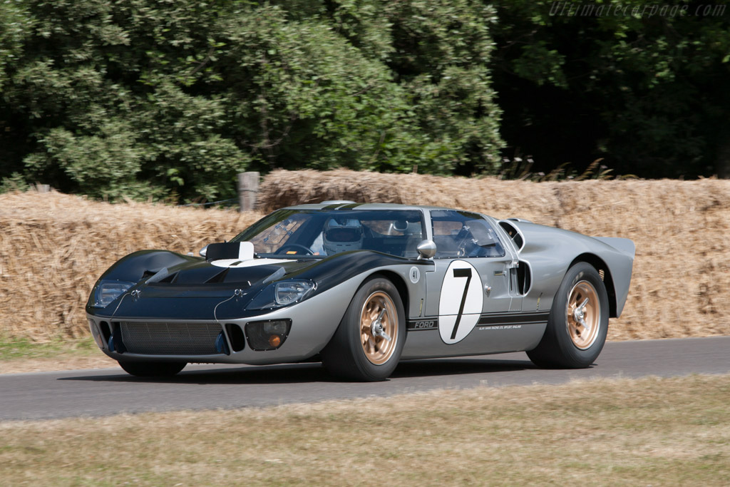 Ford-GT40-Mk-II_45.jpg