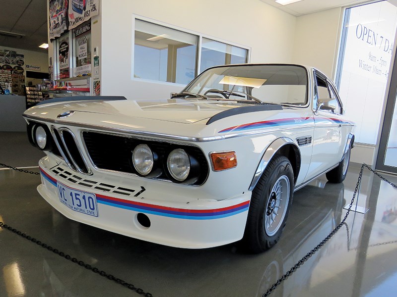 www.tradeuniquecars.com.au