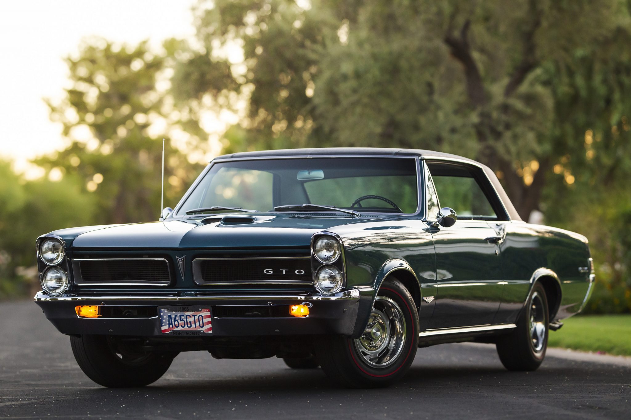 bringatrailer.com