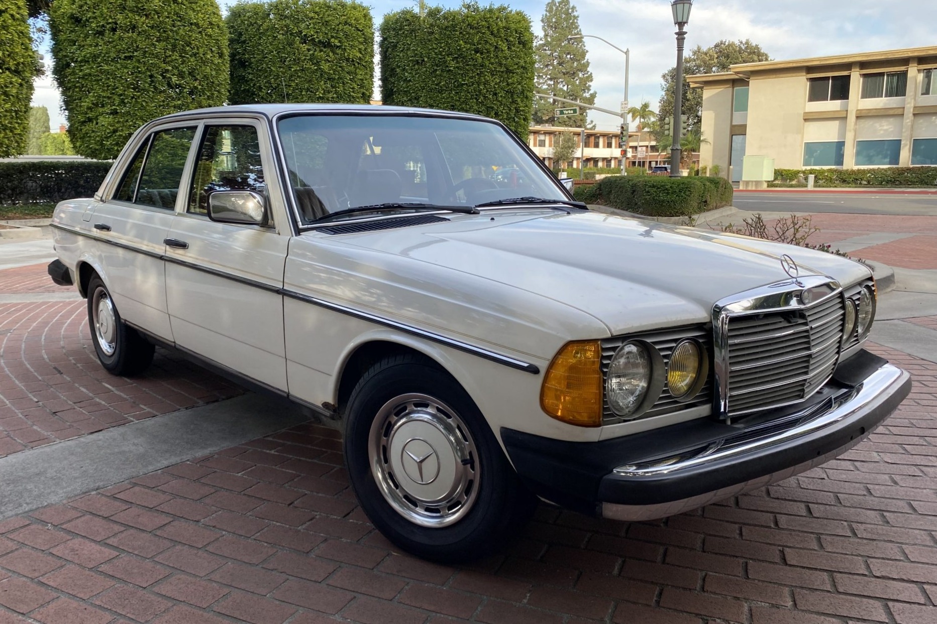 bringatrailer.com